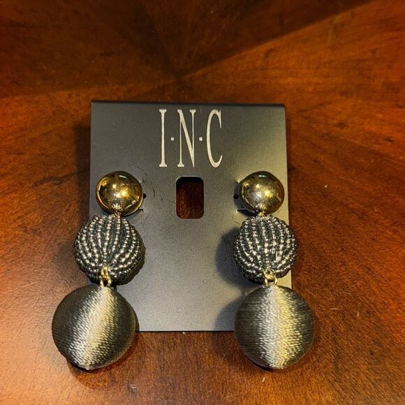 INC International Concepts Black and Gold Drop Earrings - Picture 1 of 3